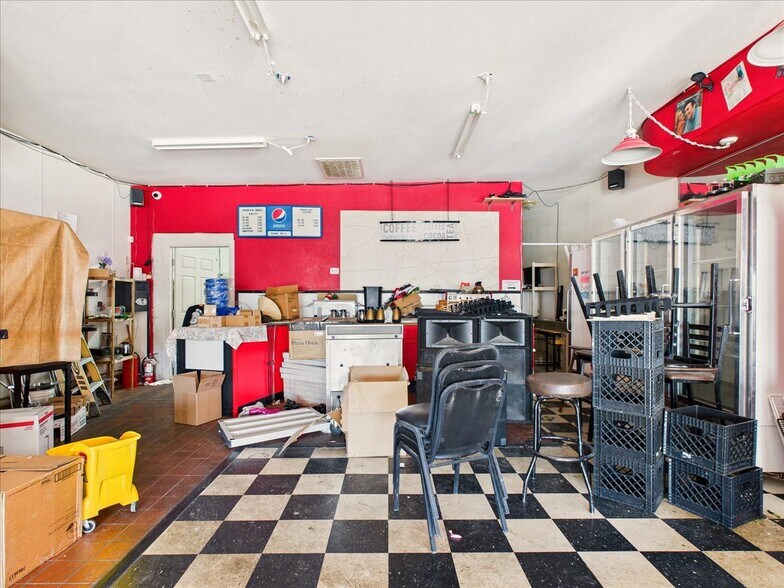 More Photos Of 1700 S Pahrump Valley Blvd, Pahrump Storefront For Sale