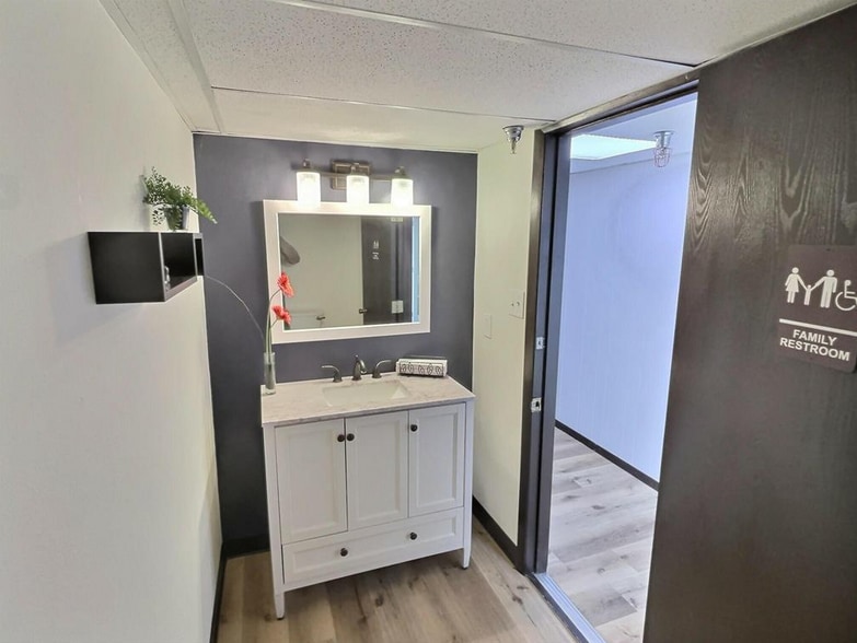 More Photos Of 330 S Walsh Dr, Casper Medical For Lease