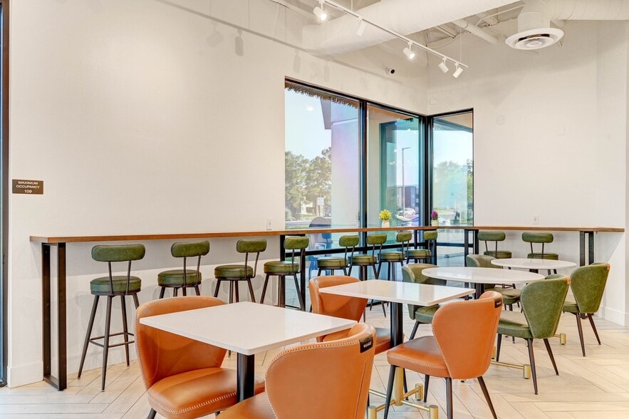 More Photos Of 9580 W Sahara Ave, Las Vegas Office For Sale