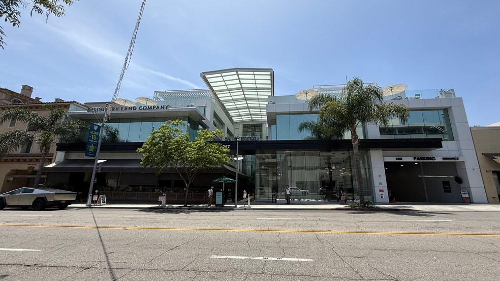 Primary Photo Of 243 N Canon Dr, Beverly Hills Office For Lease
