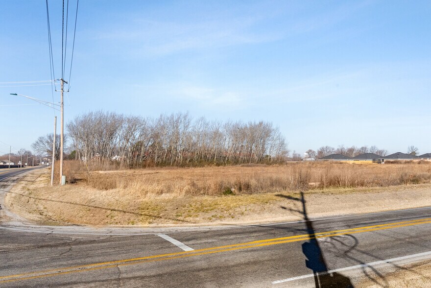 More Photos Of 5.09 Acres Hwy 16 & E Kenwood St, Siloam Springs Land For Sale
