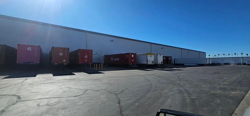 More Photos Of 27040 San Bernardino Ave, Redlands Distribution For Lease