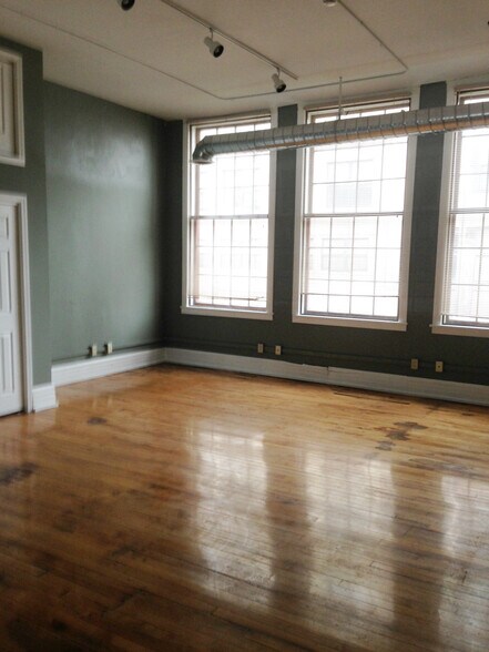 More Photos Of 523 Main St, Buffalo Storefront Retail Office For Sale