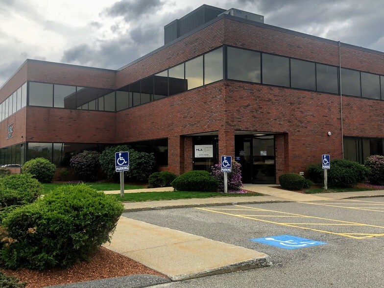 More Photos Of 100 Erdman Way, Leominster Medical For Lease