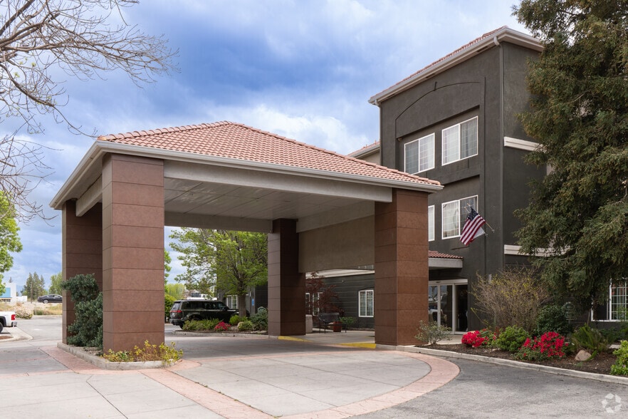 More Photos Of 8858 Spectrum Park Way, Bakersfield Hotel For Sale