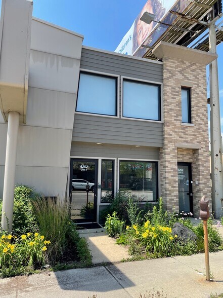 More Photos Of 6252 N Lincoln Ave, Chicago Office For Lease