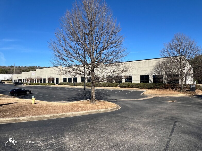 More Photos Of 1030 London Dr, Birmingham Light Distribution For Sale