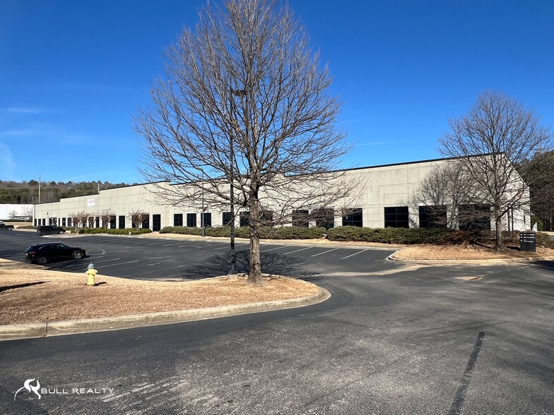 More Photos Of 1030 London Dr, Birmingham Light Distribution For Sale