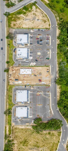 More Photos Of NEC IH-10, Boerne Storefront For Sale