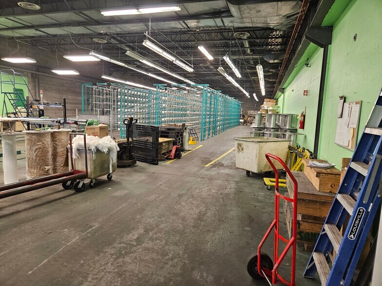 More Photos Of 68 Harrison St, Gloversville Distribution For Sale