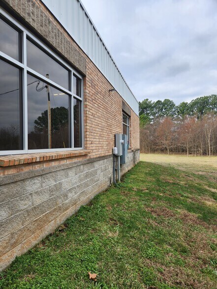 More Photos Of 10504 N Highway 265, Fayetteville Warehouse For Sale