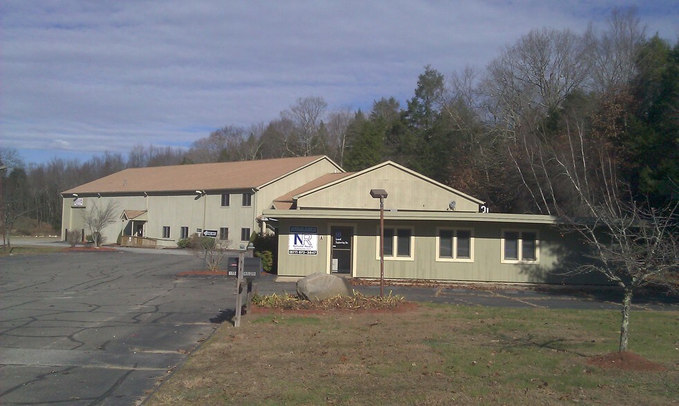 More Photos Of 1768 Storrs Rd, Mansfield Office For Lease