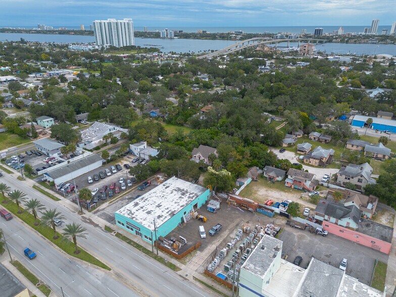 More Photos Of 719 N Ridgewood Ave, Daytona Beach General Retail For Sale