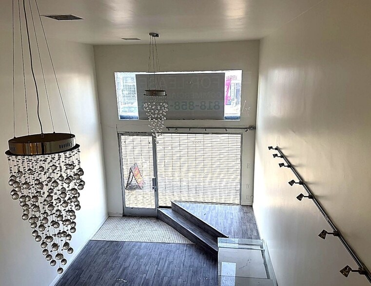 More Photos Of 7552 Melrose Ave, Los Angeles Storefront For Lease