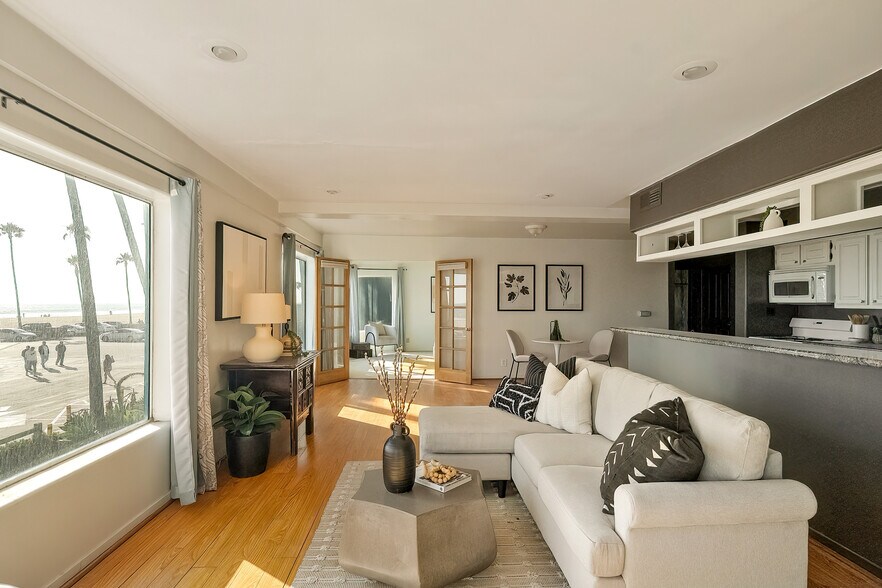More Photos Of 3111 Ocean Front Walk, Marina Del Rey Apartments For Sale