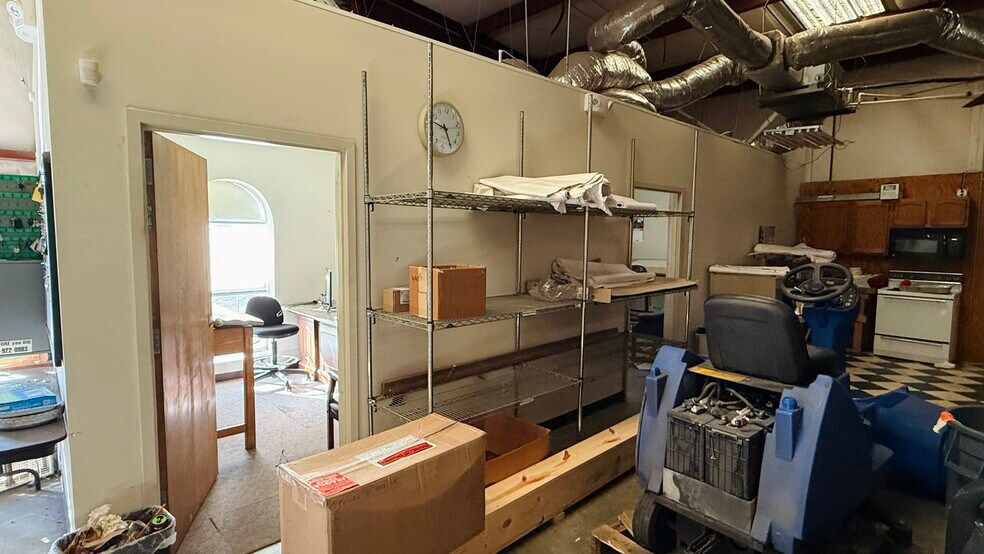 More Photos Of 105 Sunbelt Blvd, Columbia Distribution For Sale