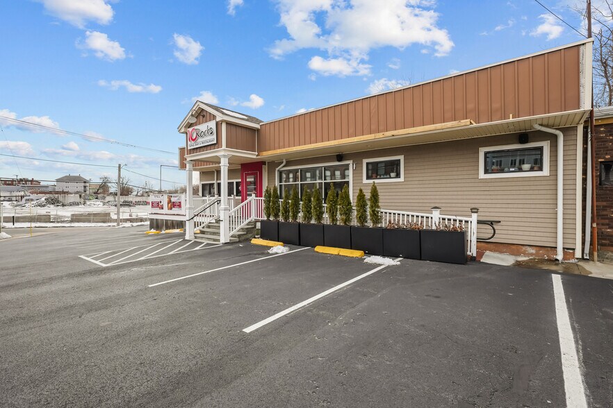More Photos Of 1091 Main St, Pawtucket Restaurant For Sale