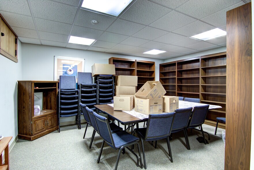 More Photos Of 3624 Oakwood Hills Pky, Eau Claire Office For Sale