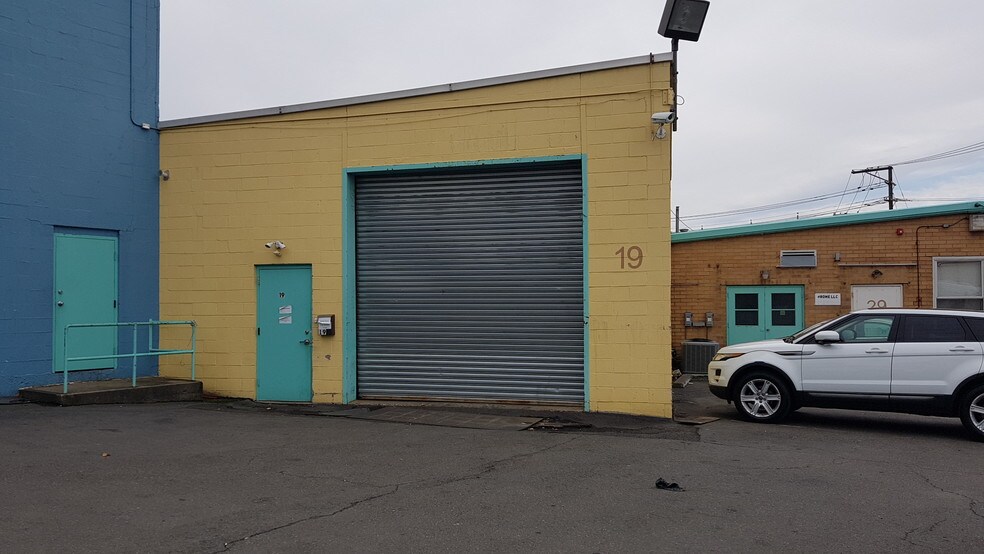 More Photos Of 1-29 Lister Ave, Newark Warehouse For Lease
