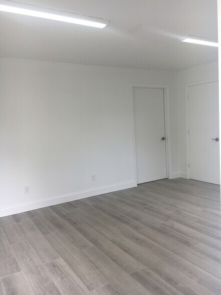 More Photos Of 1875 S Dixie Hwy, Pompano Beach Flex For Lease