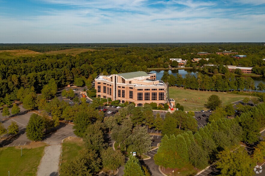 More Photos Of 4951 Lake Brook Dr, Glen Allen Office For Lease