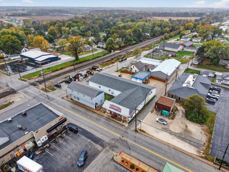 More Photos Of 103 W 2nd St N, Wright City General Retail For Sale