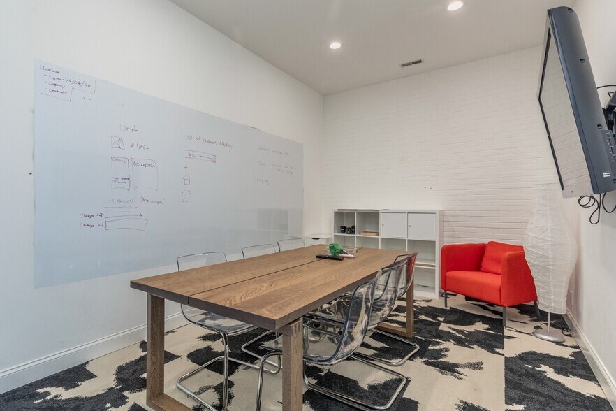 More Photos Of 3026-3036 Locust St, Saint Louis Loft Creative Space For Lease