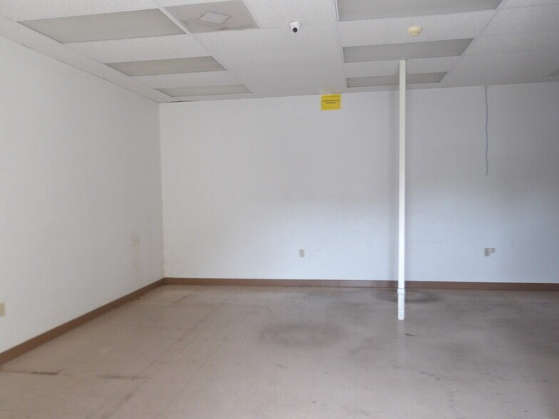 More Photos Of 707 W Sesame Dr, Harlingen Office For Sale