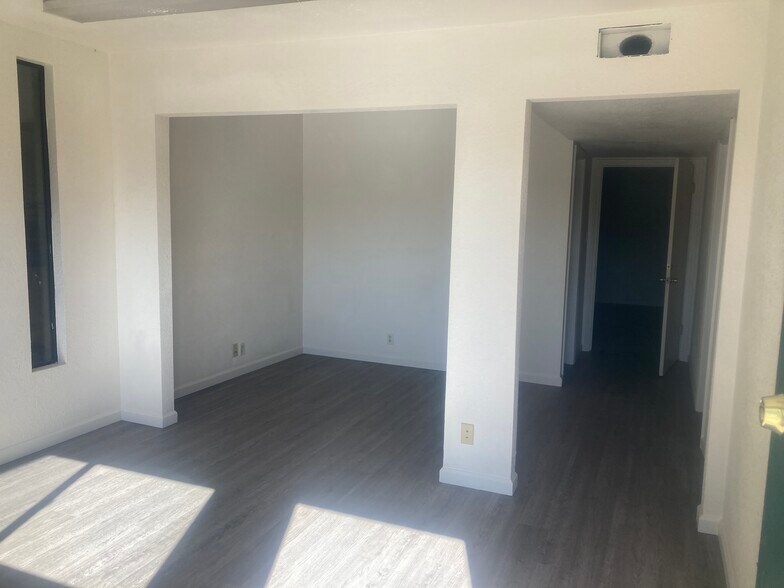 More Photos Of 22331-22345 Meekland Ave, Hayward Warehouse For Lease