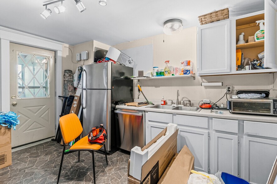 More Photos Of 1154 Grand Ave, Saint Paul Storefront Retail Office For Lease