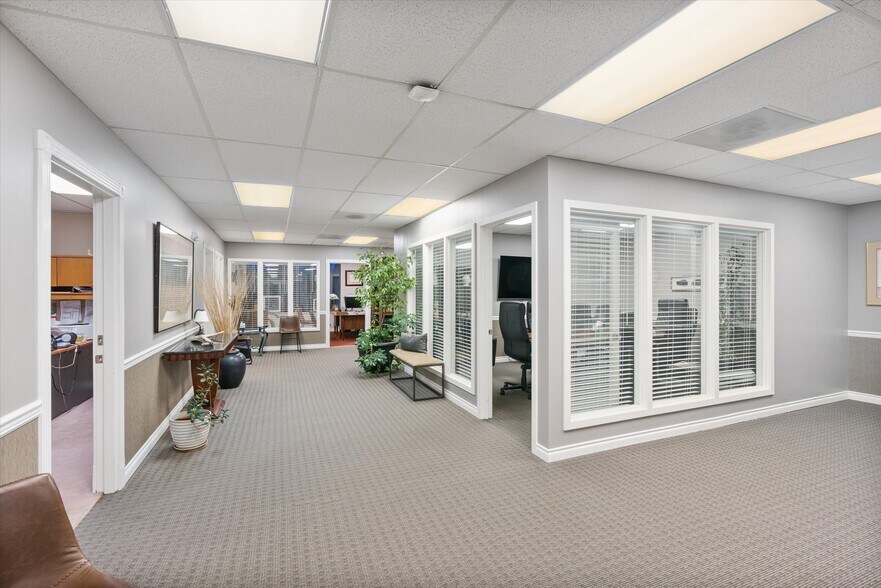 More Photos Of 321 Burnett Ave S, Renton Office For Sale