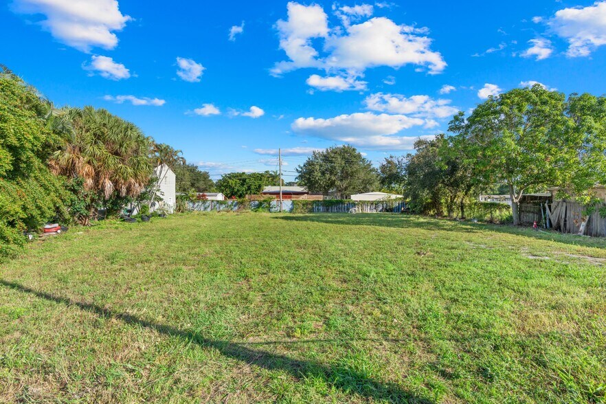 More Photos Of 2403 Westgate Ave, West Palm Beach Land For Lease