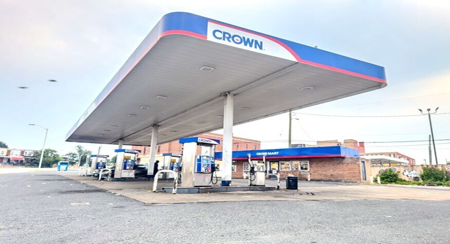 Primary Photo Of 2810 W Franklin St, Baltimore Service Station For Sale
