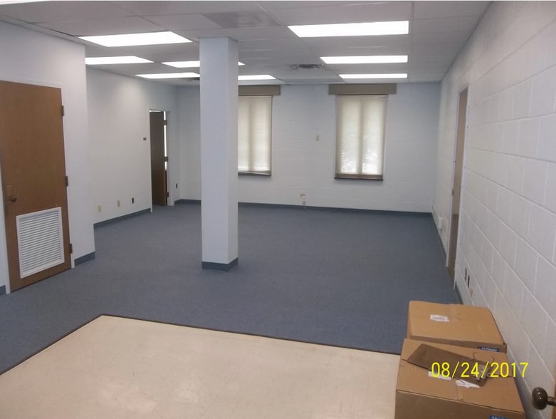 More Photos Of 201 S Avenue G, Johnson City Post Office For Lease