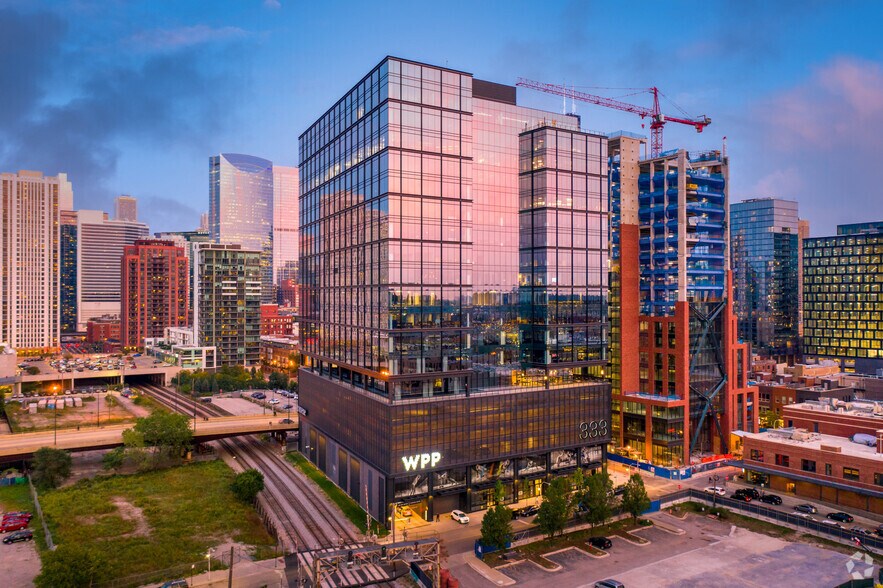 More Photos Of 333 N Green St, Chicago Office For Lease