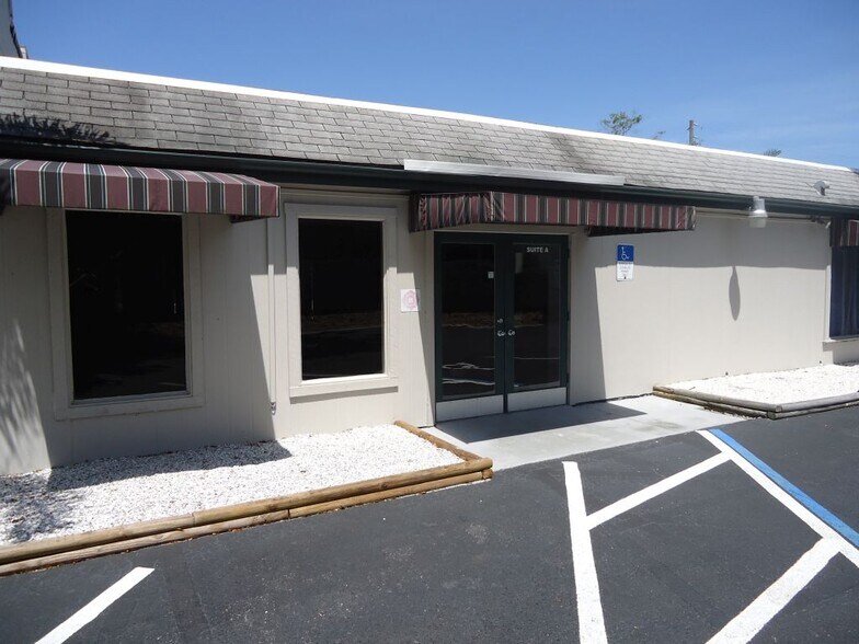 More Photos Of 1260 W Bay Dr, Largo Storefront For Lease