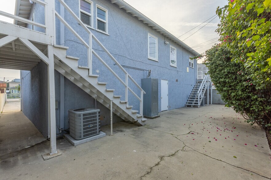 More Photos Of 811 E Nutwood St, Inglewood Apartments For Sale