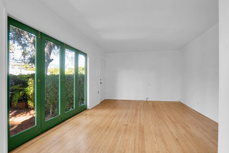 More Photos Of 2440 Arizona Ave, Santa Monica Apartments For Sale