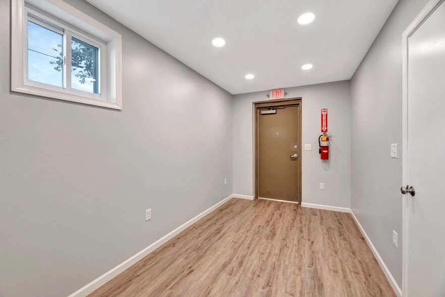 More Photos Of 6725 Governor Printz Blvd, Wilmington Warehouse For Lease