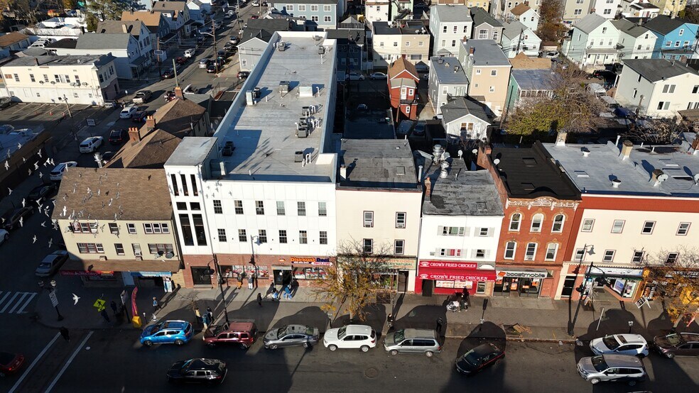 More Photos Of 839 Elizabeth Ave, Elizabeth General Retail For Sale