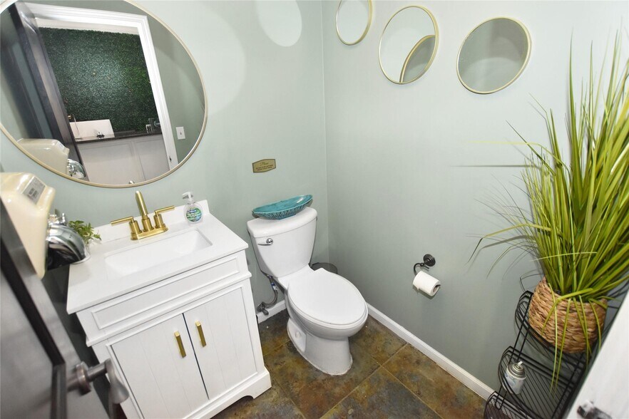 More Photos Of 3438 Lennon Rd, Flint Office For Sale