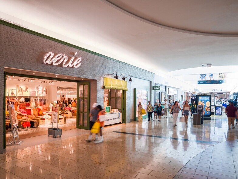 More Photos Of 500 Baybrook Mall, Friendswood Unknown For Lease