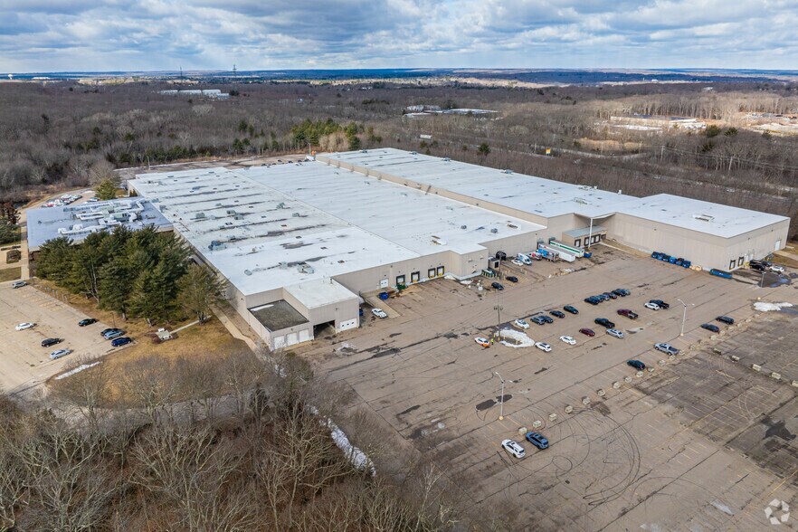 More Photos Of 1600 Division Rd, West Warwick Distribution For Lease