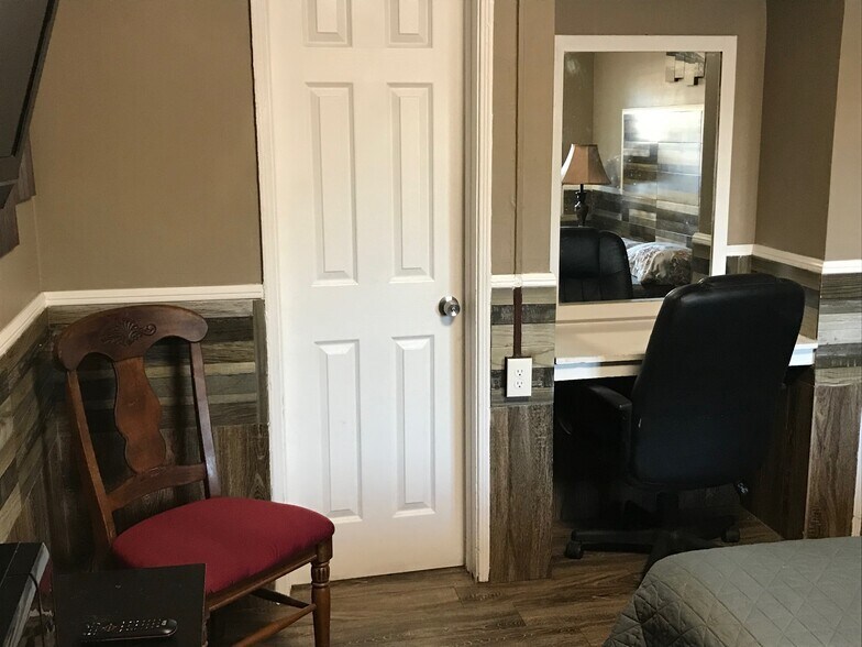 More Photos Of 821 Golden State Ave, Bakersfield Hotel For Sale