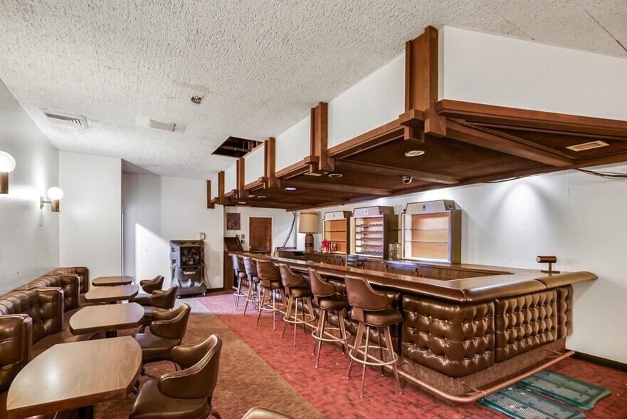More Photos Of 4070 Country Rd 89, Dunnigan Restaurant For Sale
