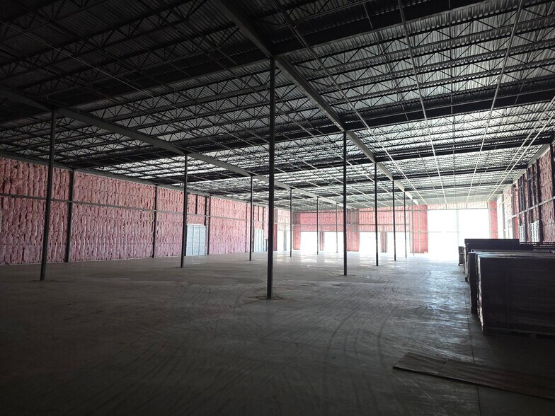 More Photos Of 8221 Royal Ridge Pky, Irving Warehouse For Lease