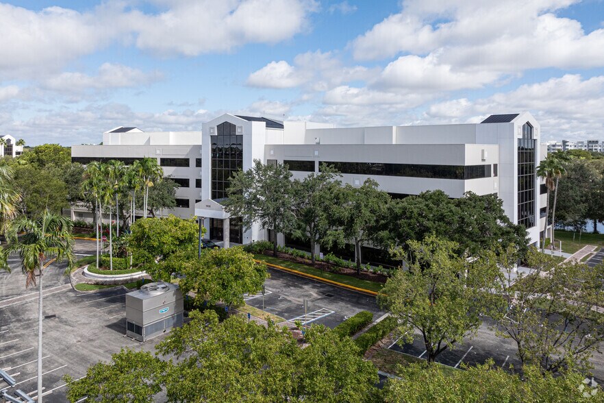 More Photos Of 1600 SW 80th Ter, Plantation Unknown For Lease