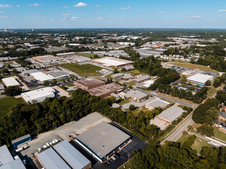 More Photos Of 510 Corliss St, Greensboro Light Manufacturing For Lease