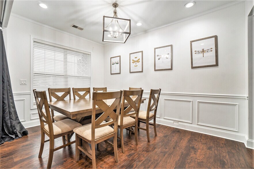 More Photos Of 2798 Glenlocke Cir NW, Atlanta Specialty For Sale