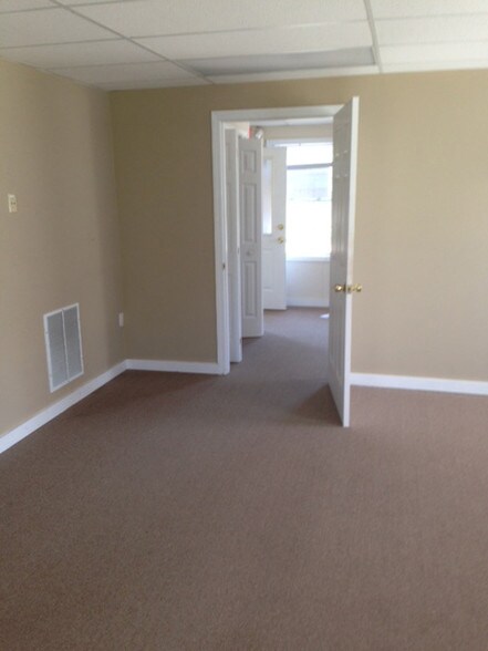 More Photos Of 176 Route 81, Killingworth Storefront Retail Office For Lease